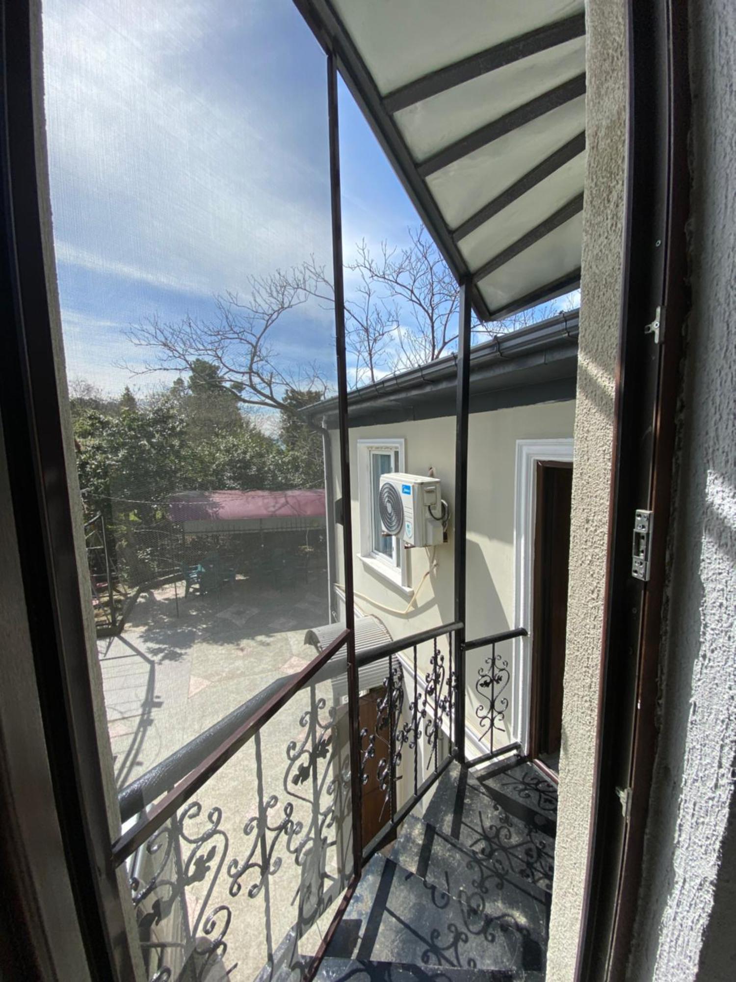 House On Moryakov 55 Aparthotel Chakvi Rum bild